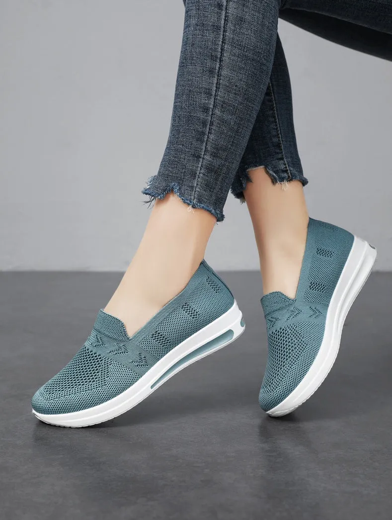 Breathable and Fashionable Slip-On Sneakers for a Classic Minimalist Look