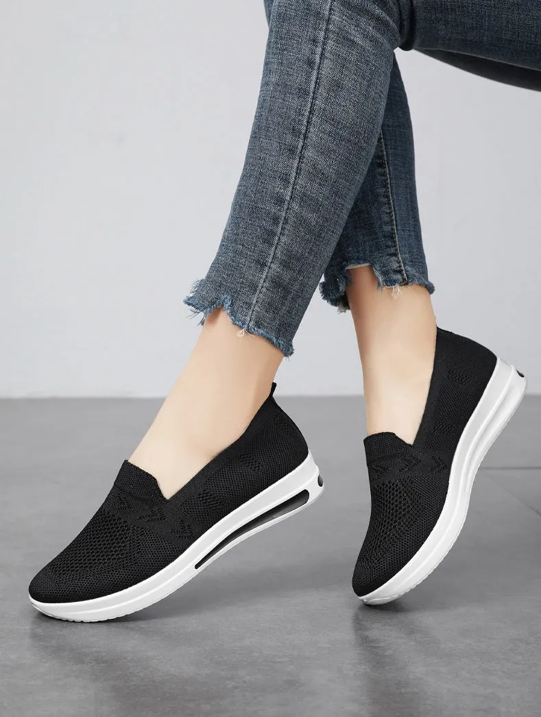 Breathable and Fashionable Slip-On Sneakers for a Classic Minimalist Look