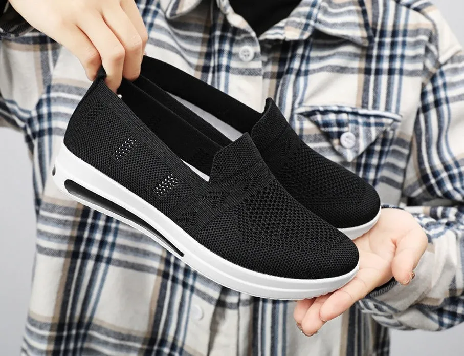 Breathable and Fashionable Slip-On Sneakers for a Classic Minimalist Look