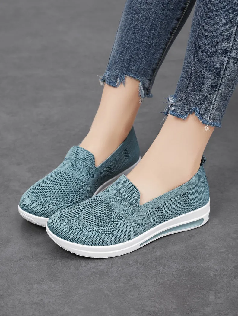 Breathable and Fashionable Slip-On Sneakers for a Classic Minimalist Look