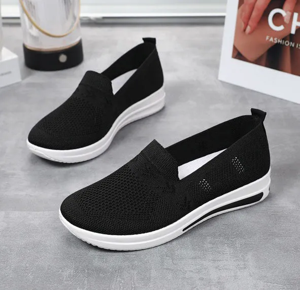 Breathable and Fashionable Slip-On Sneakers for a Classic Minimalist Look