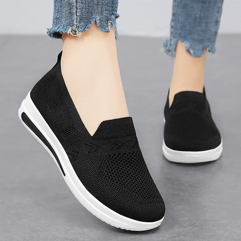 Breathable and Fashionable Slip-On Sneakers for a Classic Minimalist Look