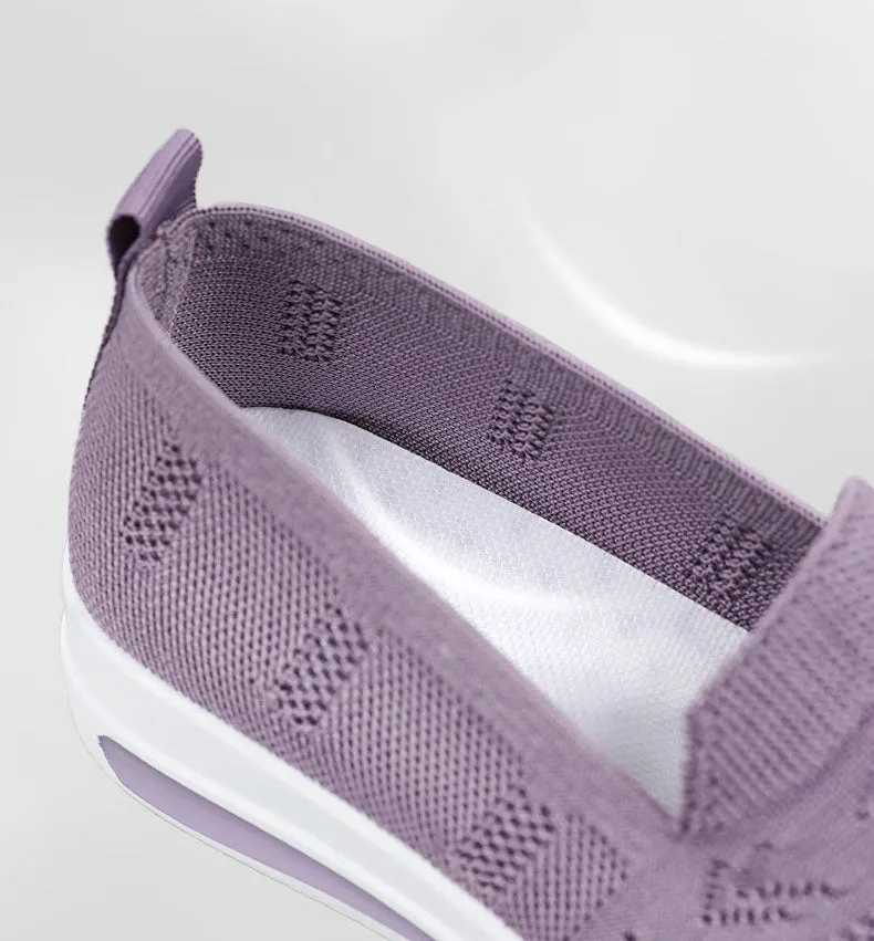 Breathable and Fashionable Slip-On Sneakers for a Classic Minimalist Look