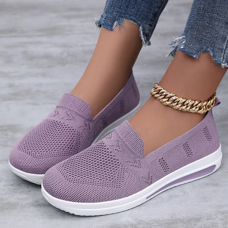 Breathable and Fashionable Slip-On Sneakers for a Classic Minimalist Look