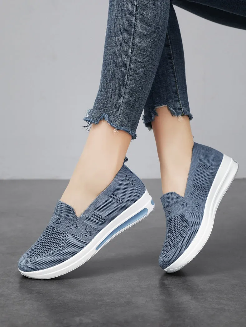 Breathable and Fashionable Slip-On Sneakers for a Classic Minimalist Look