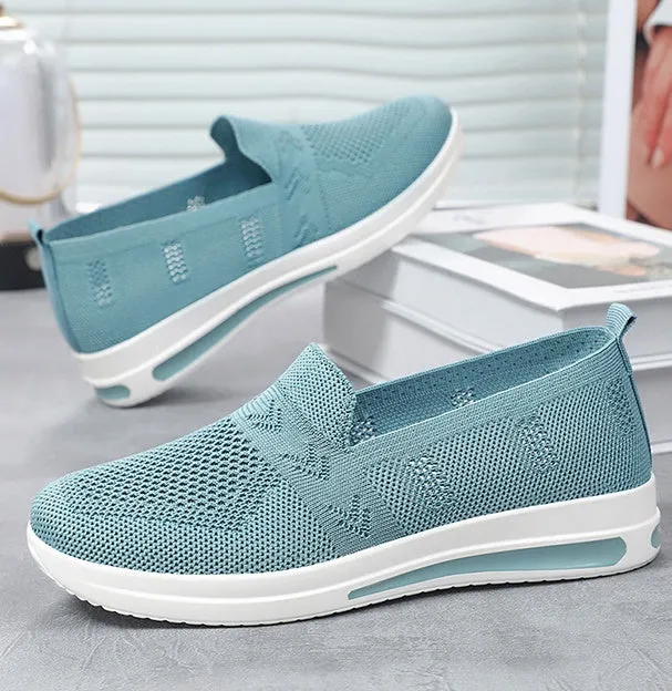Breathable and Fashionable Slip-On Sneakers for a Classic Minimalist Look