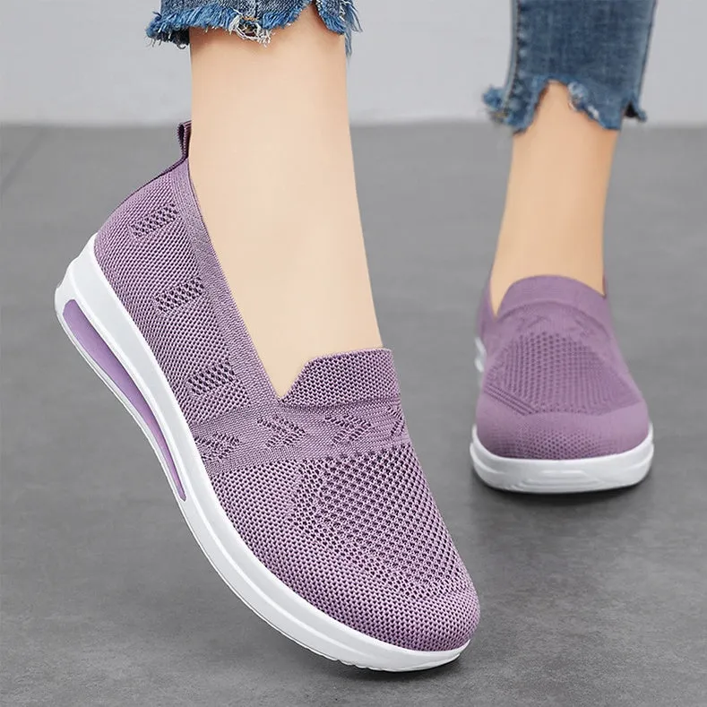 Breathable and Fashionable Slip-On Sneakers for a Classic Minimalist Look