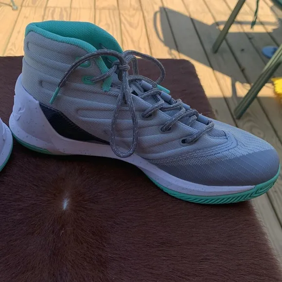 Under Armour Curry 3 shoes.