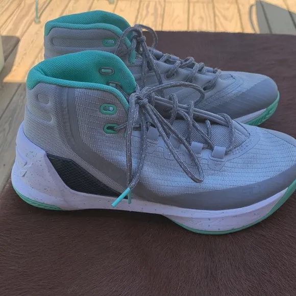 Under Armour Curry 3 shoes.