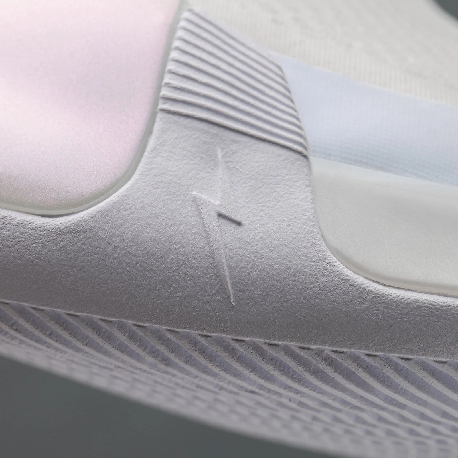 WOW 10 Low - 'White'