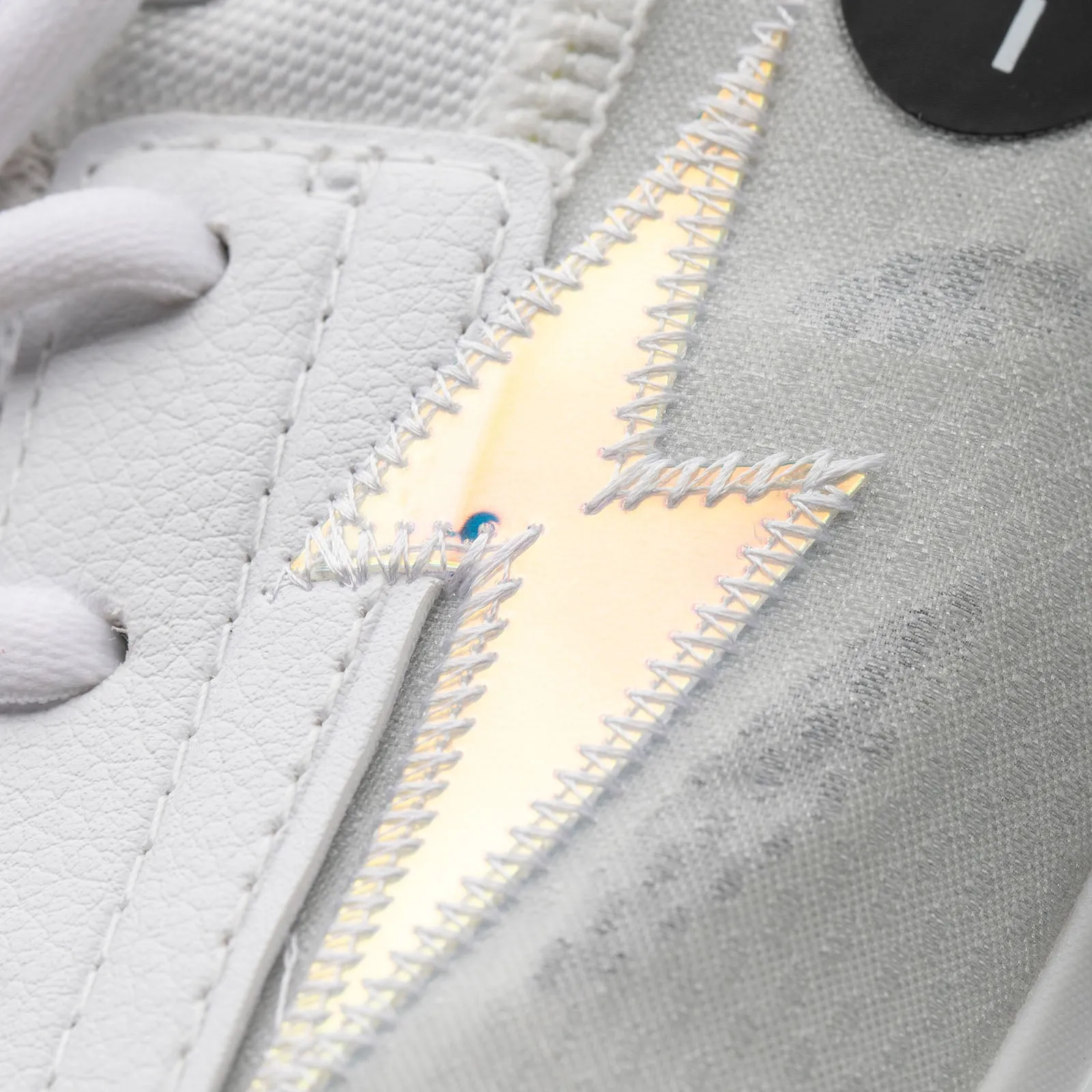 WOW 10 Low - 'White'