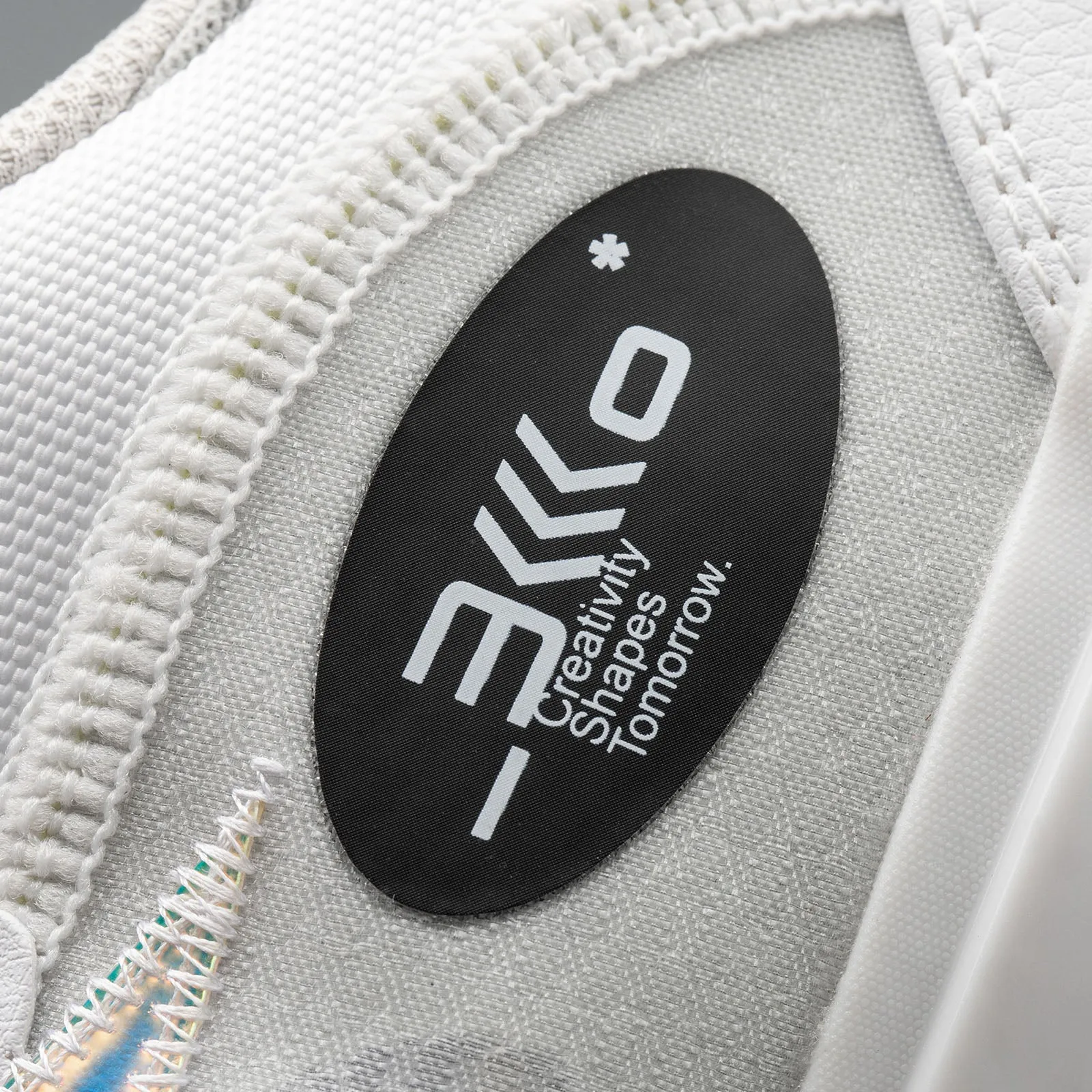 WOW 10 Low - 'White'