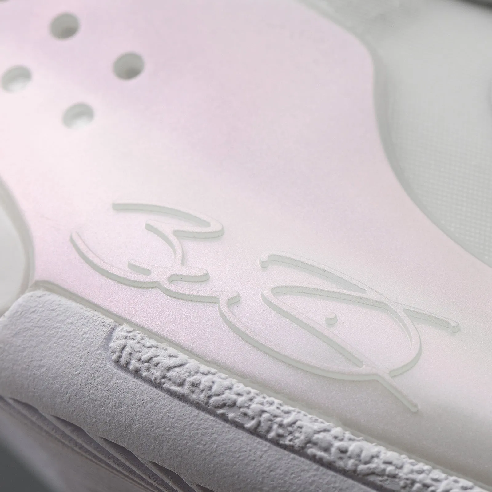 WOW 10 Low - 'White'