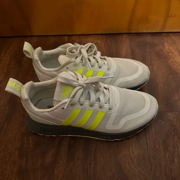 Youth Adidas Multix sneakers size 5.5