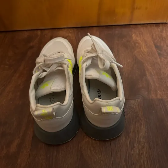 Youth Adidas Multix sneakers size 5.5